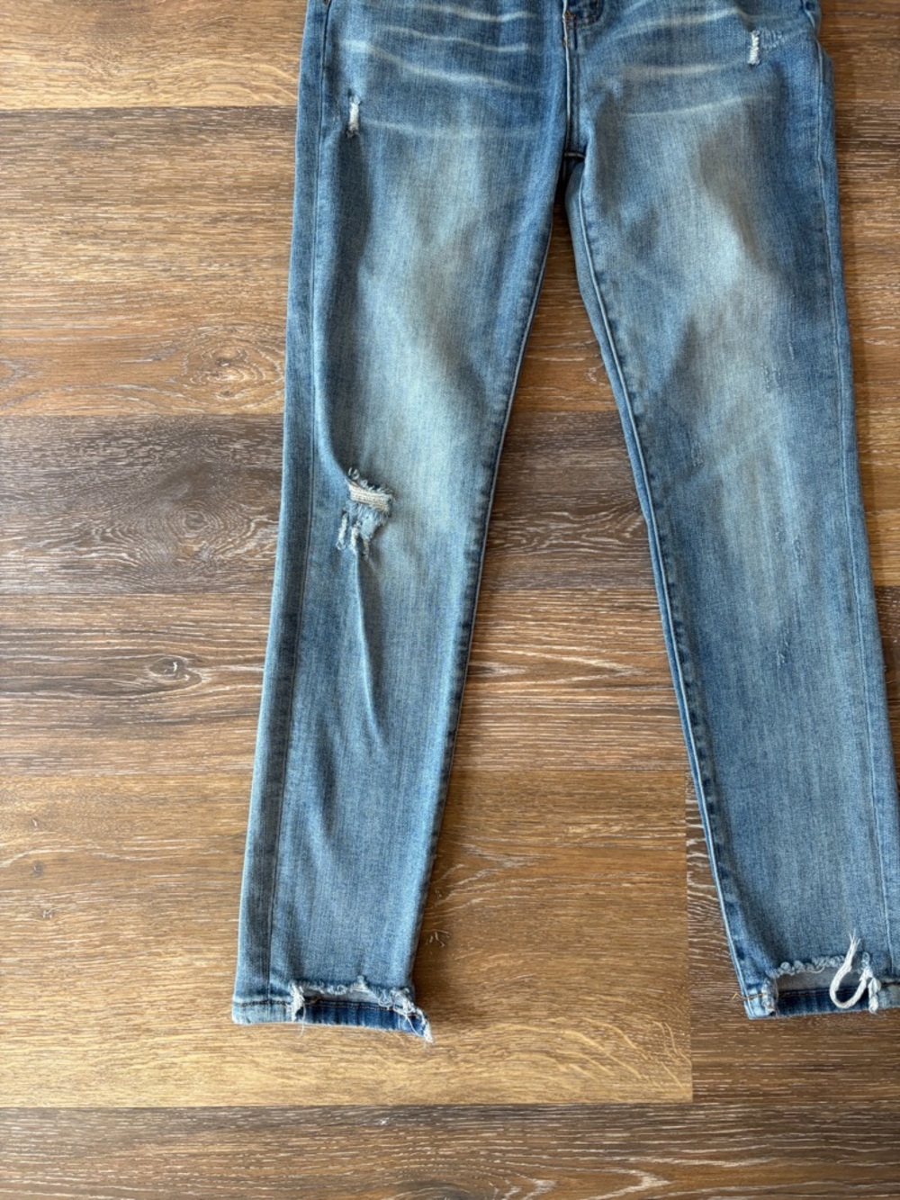 Risen Ember Light Wash High Rise Skinny Jeans distressed size 9/29 length 37” - Picture 6 of 12